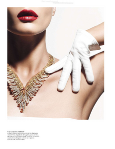 vogue-paris-2013-octobre-298.thumb.png.ea7aff02bd8ed07b86388f417a3dd9ab.png