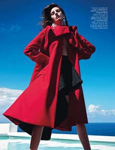 vogue-paris-2013-octobre-314.thumb.png.3168cc5ee9ec75fec7d7a50a2272afc5.png