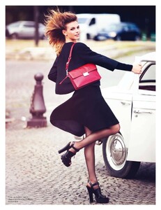 vogue-paris-2013-septembre(dragged)100.thumb.jpg.228b18895be4c7bdd2a941dbb6543208.jpg