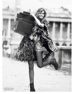 vogue-paris-2013-septembre(dragged)103.thumb.jpg.4bf2fcf1060410bd4d3aef46b3eaa94a.jpg