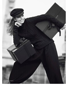 vogue-paris-2013-septembre(dragged)105.thumb.jpg.2a60a43fd91a40bf6eb8b8ee87d242f6.jpg