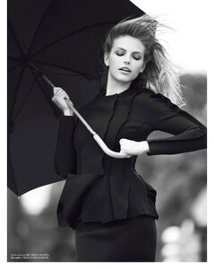 vogue-paris-2013-septembre(dragged)115.thumb.jpg.a85800beed9d0345ef96327fd3243457.jpg
