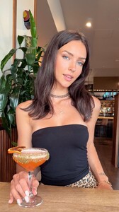 [2025.03.04] rachelc00k_3580870776616470554.jpg