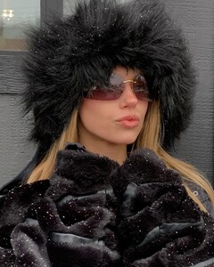 [2025.03.06] haileygrice_483088002_18493720039016781_371388045743983473_n.jpg