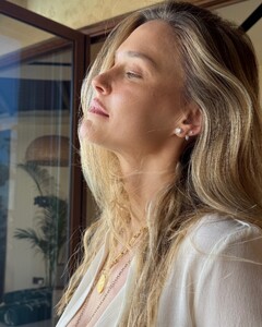 [2025.03.08] barrefaeli_483033442_18494177311041153_8478343533608965661_n.jpg