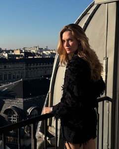 [2025.03.11] josephineskriver_472716130_18494627587020326_5629772282175247803_n.jpg