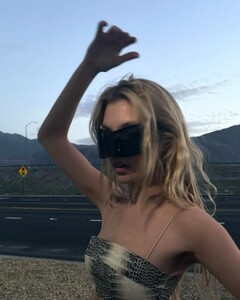 [2025.03.13] stellamaxwell_484176880_18502256944030343_6791228196964385214_n.jpg