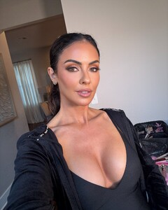 [2025.03.15] donebydyl_484831667_18492255502005207_4965245665586519387_n.jpg