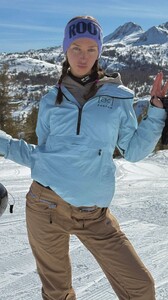 [2025.03.19] rachelc00k_3591954535499626223.jpg