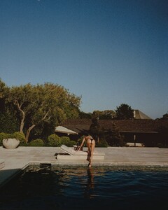 [2025.03.20] kendalljenner_485126916_18925196023044931_6309457340076225861_n.jpg