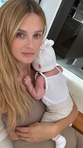 [2025.03.21] katelove_3593439632161366691.jpg