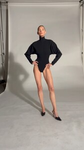 [2025.03.25] voguescandinavia_DHooehEMLFU.jpg