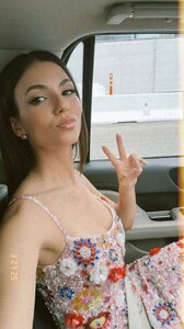 [2025.03.27] victoriajustice_3597892224798965090.jpg