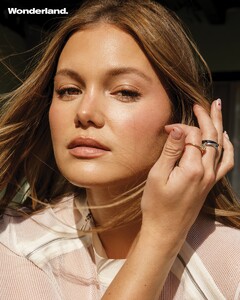 574228996_wonderland_glij0t1xsaae_ts.jpg