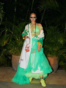 575785649_mega1282827_rihanna_celebrate_005.jpg
