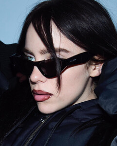 740full-billie-eilish_28329.jpg