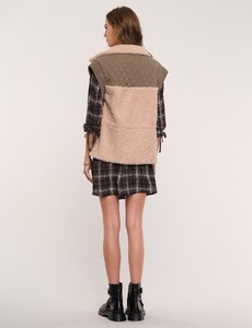 Heartloom_04599_238u18a_cadence_vest_D_back.jpg