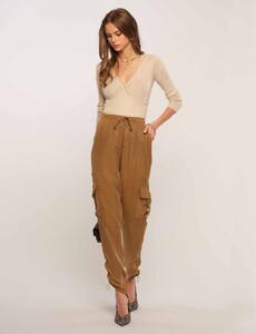 Heartloom_10259_236re6a_zadie_pant_A_front.jpg