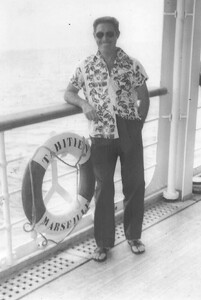 Jean Sablon à bord du paquebot Tahitien en juin 1955.jpg