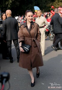 MRB-Candids2025-ArrivingattheTodsFashionshowduringtheMilanFashionWeek-002.jpg