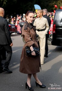 MRB-Candids2025-ArrivingattheTodsFashionshowduringtheMilanFashionWeek-003.jpg