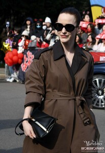 MRB-Candids2025-ArrivingattheTodsFashionshowduringtheMilanFashionWeek-026.jpg