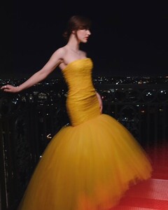 MRB-Photoshoots2025-Portraits-VanityFairOscarParty-004.jpg
