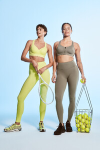 Victorias-Secret-2025-Taylor-Solange-VSX-Incredible-Max-Knockout-Sports-Bras-Elevate-Leggings-2.jpg