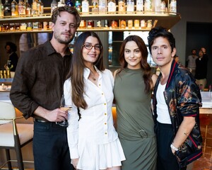 camila-mendes-premieres-dinner-in-austin-tx-03.09.2025-6.jpg