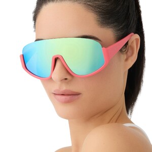 diff-sport-blazer-coral-turquoise-ice-mirror-sunglasses-on-model-2.thumb.jpg.dc8057b71e4f15103194d7480005ab19.jpg