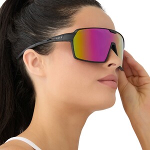 diff-sport-charge-matte-black-pink-rush-mirror-sunglasses-on-model-2.thumb.jpg.96cd3fd10203ae95d3efbfaace9021c6.jpg