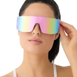 diff-sport-grandslam-gold-rainbow-mirror-sunglasses-on-model-1.thumb.jpg.65e9edd007a5e960c6ae348cce479fc2.jpg