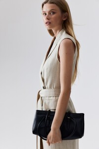 download - 2025-03-10T112443.434.jpg