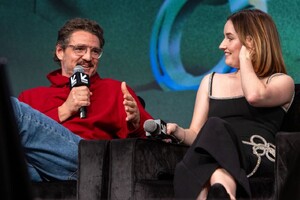 kaitlyn-dever-at-sxsw-the-last-of-us-panel-03.08.2025-10.jpg