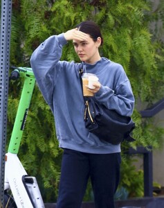 lucy-hale-s-casual-morning-coffee-run-in-los-angeles-02.05.2025-2.jpg