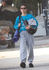 lucy-hale-spotted-leaving-yoga-studio-in-los-angeles-08.02.2025-1.jpg