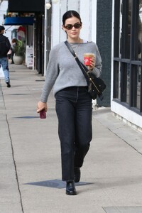lucy-hale-spotted-on-coffee-run-in-los-angeles-02.06.2025-0.jpg