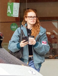 madelaine-petsch-s-la-coffee-run-style-03.05.2025-1.jpg