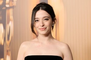 mikey-madison-oscars-dinner-look-02.25.2025-2.jpg