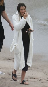 miranda-kerr-in-sleek-black-dress-at-malibu-beach-photoshoot-01.30.2025-4.jpg