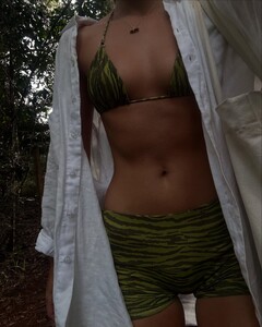 nanniirene posts 2025-03-27 02.55 DHr2NR0B-j__3_6 486830540_18452047894074762_2873032286064921953_n.jpg