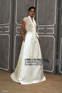 narelle f06carolinaHerrera-bridal-2.jpg