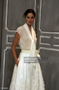 narelle f06carolinaHerrera-bridal-2b.jpg