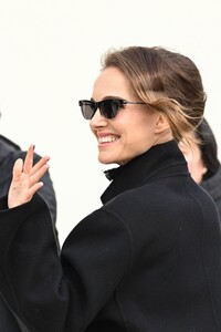 natalie-portman-s-gothic-twist-on-dior-s-fall-show-look-8.jpg