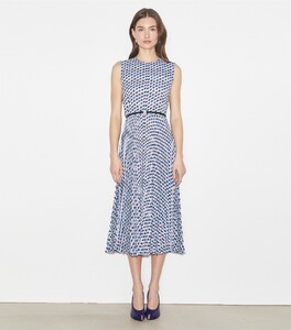 printed-twill-dress-on-model-front-TB-167533-414-20250313-OMFRO-pdp-1919x2180.jpg