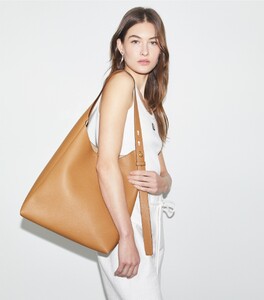 romy-hobo-bag-accessory-on-model-TB-170964-227-20250310-OMACC-pdp-1919x2180.jpg