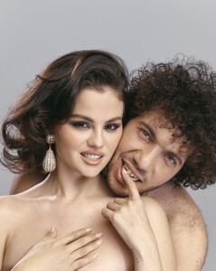 selena-gomez-and-benny-blanco-in-interview-magazine-03.2025-6.jpg