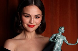 selena-gomez-s-elegant-celine-look-at-sag-awards-2025-19.jpg