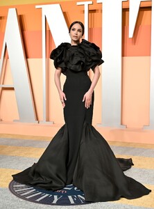 sofia-carson-at-the-2025-vanity-fair-oscar-party-0.jpg