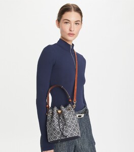 t-monogram-bucket-bag-accessory-on-model-TB-166414-405-20241211-OMACC-pdp-1919x2180.jpg